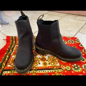 Doc Martens. Chelsea Cadence. UK 5. EU 38. US 7.
